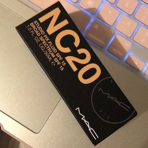 Mac Cosmetics Studio Fix Fluid